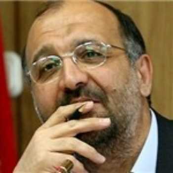 معلم و حمایت از جوانه‌های انقلاب